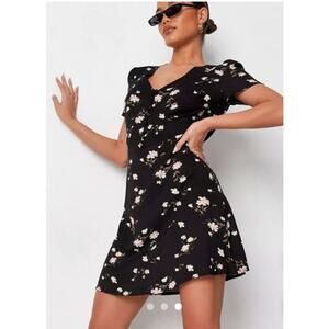 Missguided Women's Mini Tea Dress Size 8 Black Floral Half Button